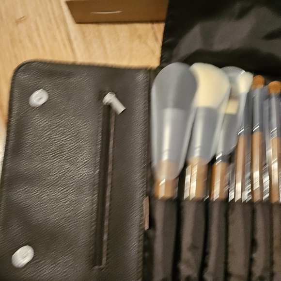 Z'oreya 15 makeup brushes set - Picture 6 of 7